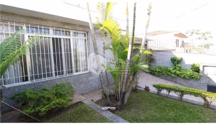 Casa tipo para venda com 4 quartos, 160m²