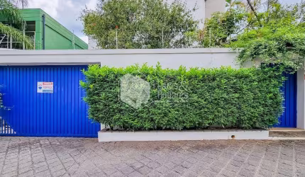 Sobrado para venda com 6 quartos, sendo 6 suítes, 360m²