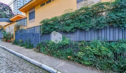 Casa tipo para venda com 4 quartos, sendo 4 suítes, 290m²