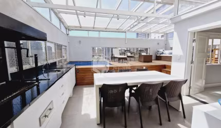 Cobertura para venda com 4 quartos, sendo 2 suítes, 244m²