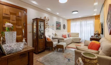 Casa tipo para venda com 3 quartos, sendo 3 suítes, 177m²