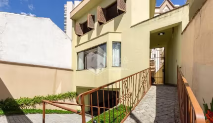Sobrado para venda com 4 quartos, sendo 2 suítes, 280m²