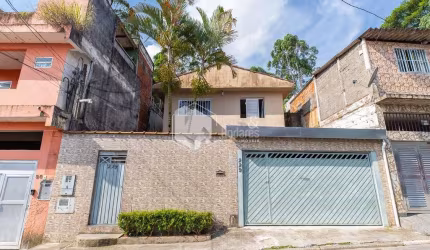 Casa tipo para venda com 3 quartos, 170m²