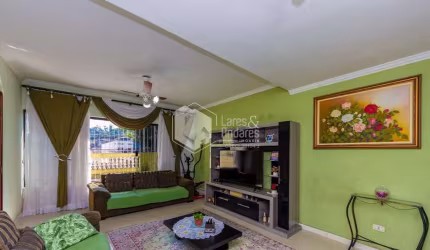 Casa tipo para venda com 3 quartos, 155m²