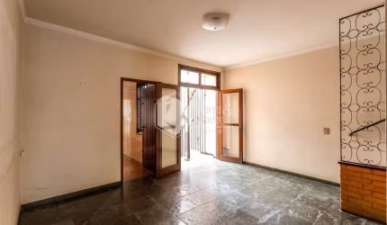 Casa tipo para venda com 3 quartos, sendo 1 suíte, 193m²