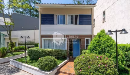 Casa no condomínio New England Condominium para venda com 4 quartos, sendo 2 suítes, 274m²