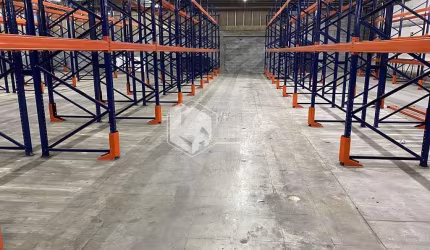 GALPÃO P/ LOCAÇÃO COMERCIAL, COM 10.850 M², SENDO 5.500M² DE ÁREA CONSTRUÍDA, COM 1.000M² DE MEZANI