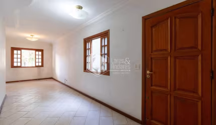 Sobrado para venda com 2 quartos, sendo 2 suítes, 137m²
