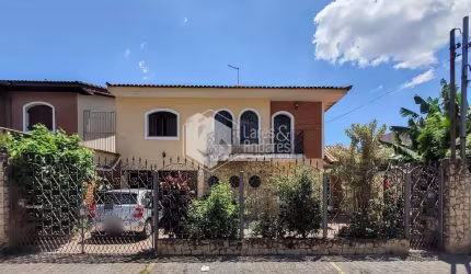 Casa tipo para venda com 4 quartos, sendo 1 suíte, 280m²