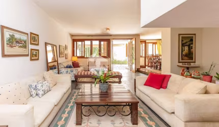 Casa tipo para venda com 4 quartos, sendo 4 suítes, 482m²