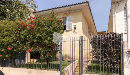 Casa tipo para venda com 3 quartos, sendo 1 suíte, 150m²