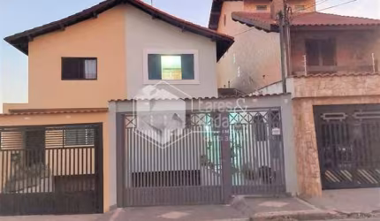 Sobrado à venda, com 200m² de área construída com 3 dorm, 1 suíte, 2 salas, 4 vagas de garagem  - E