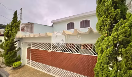 Casa tipo para venda com 3 quartos, sendo 1 suíte, 300m²