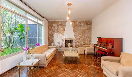 Casa tipo para venda com 3 quartos, sendo 1 suíte, 142m²