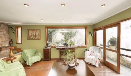 Casa tipo para venda com 4 quartos, sendo 1 suíte, 529m²
