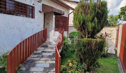 Casa tipo para venda com 5 quartos, sendo 1 suíte, 247m²
