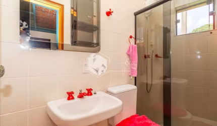 Casa tipo para venda com 5 quartos, sendo 5 suítes, 358m²