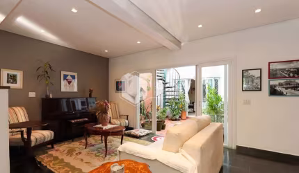 Casa de vila para venda com 4 quartos, sendo 1 suíte, 240m²