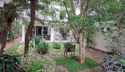 Sobrado para venda e locação com 4 quartos, sendo 2 suítes, 322m²