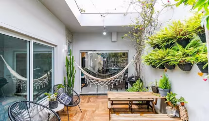 Casa tipo para venda com 2 quartos, sendo 1 suíte, 130m²