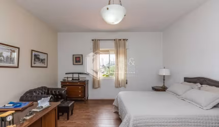 Casa tipo para venda com 3 quartos, 379m²