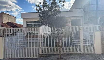 Casa tipo para venda com 4 quartos, sendo 2 suítes, 256m²