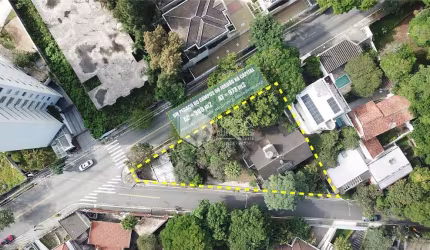 Sobrado para venda com 3 quartos, sendo 3 suítes, 380m²