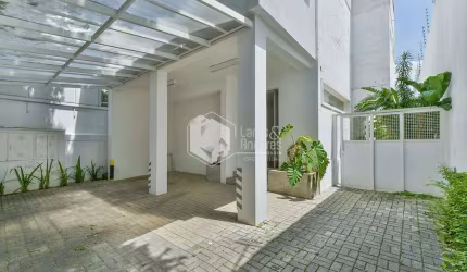 Sobrado para venda e locação com 4 quartos, sendo 1 suíte, 345m²