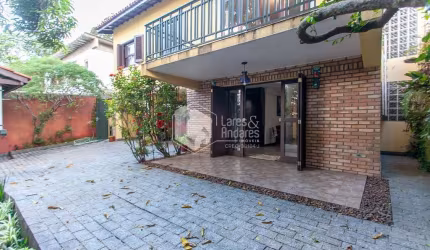 Sobrado para venda com 4 quartos, sendo 2 suítes, 205m²