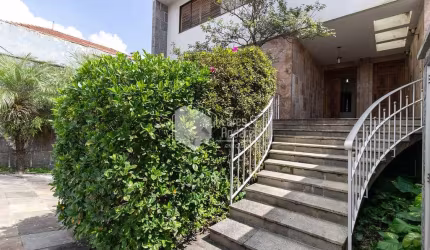 Casa tipo para venda com 3 quartos, sendo 3 suítes, 382m²