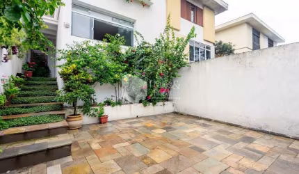 Casa tipo para venda com 3 quartos, sendo 3 suítes, 153m²