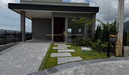 Casa com 3 quartos à venda no Sertão do Maruim, São José  por R$ 1.600.000