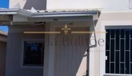 Casa em condomínio fechado com 3 quartos à venda no Forquilhas, São José  por R$ 490.000