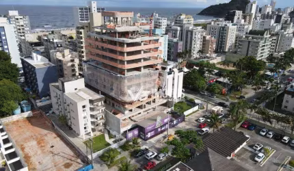 Apto Garden Alto Padrão em Caiobá. 258m² de Área Total por R$ 3.149.000,00.