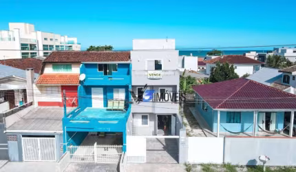 SOBRADO REFORMADO QUADRA MAR