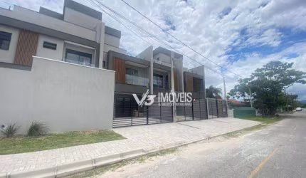 Excelente sobrado com 04 dormitórios, com vista para o mar!