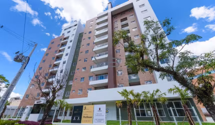 Apartamento padrão com  3 suítes, 77m² privativos, sacada com churrasqueira, no São Francisco, Curitiba - PR.