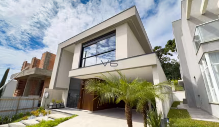 Casa à venda no bairro Santa Felicidade - Curitiba/PR
