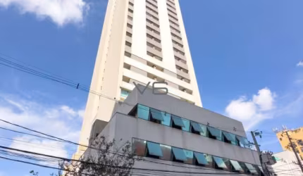 Apartamento Studio com 38m² privativos, sacada privativa, 1 vaga de garaagem, no Centro - Curitiba - PR