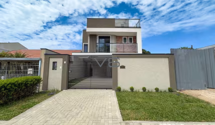 Casa Padrão à venda, 3 quartos com suíte, 153 m² privativos, 2 vagas de garagem, no Novo Mundo, Curitiba-PR.