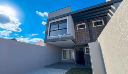 Casa Padrão, 3 suítes, 127 m² privativos, 2 vagas de garagem, no Xaxim, Curitiba - PR.