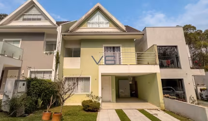 Casa em Condomínio, com 4 dormitórios, 180 m² privativos, 2 vagas de garagem, no Santa Cândida, Curitiba - PR.