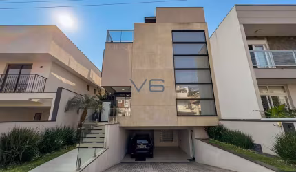 Casa em Condomínio com 3 quartos, 257 m² privativos, 3 vagas de garagem, no Fazendinha, Curitiba - PR.