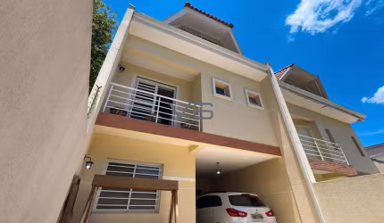 Sobrado Alto Padrão com 174 m² privativos, 4 quartos, 2 vagas de garagem, no Ecoville, Curitiba - PR.