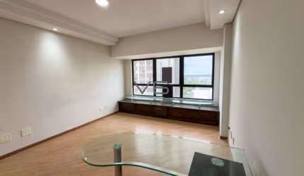 Sala comercial Em edifício com 34,23 m² privativos, no Água Verde, Curitiba - PR.