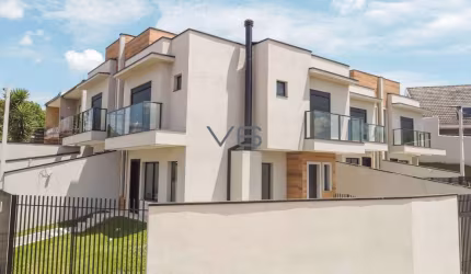 Sobrado padrão com 3 quartos, 94m² privativos, no Atuba, Curitiba - PR.