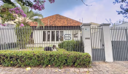 Casa Padrão - 03 quartos  - 280m² privativos - no Jardim Botânico, Curitiba-PR