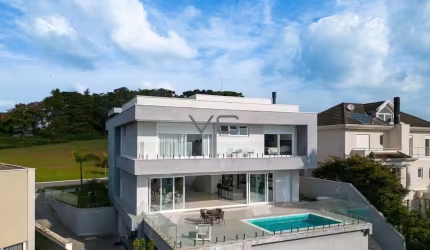 Casa Alto Padrão com 4 suítes, 583 m² privativos, 4 vagas de garagem, no Alphaville, Pinhais-PR.