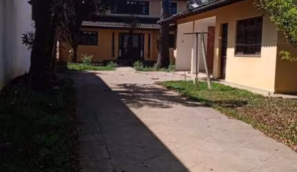 Casa Térrea em Tingui  -  Curitiba