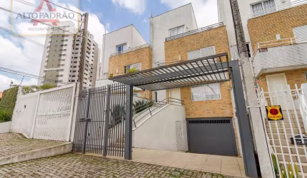 Sobrado em Bacacheri  -  Curitiba